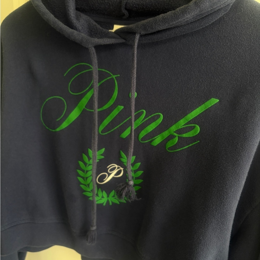 Great condition L PINK Victoria's Secret Navy Cropped Hoodie with Green Logo. - Picture 5 of 10
